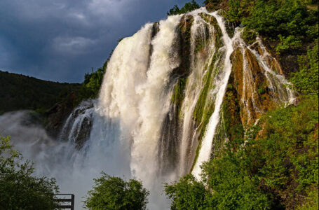 Staza “Pet slapova” – kružna pješačka ruta kanjonom rijeke Krčić