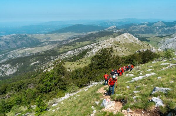 Održan “Svi na vRH” – Dinaru posjetila i osoba u invalidskim kolicima