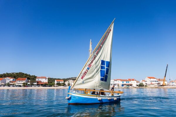 Zaplovi u gajeti – u Betini pokrenuta ljetna škola tradicijskog jedrenja i veslanja